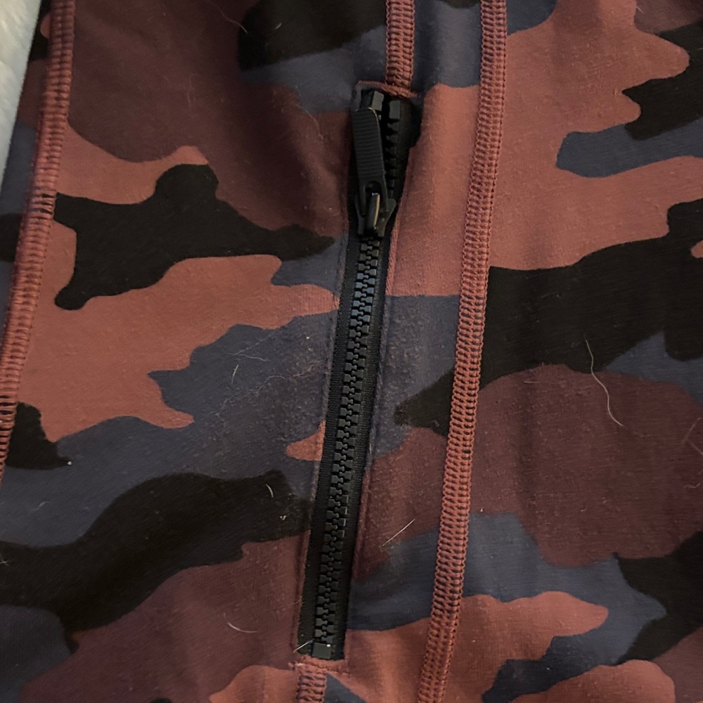 Lululemon camo set - Picture 4 of 16